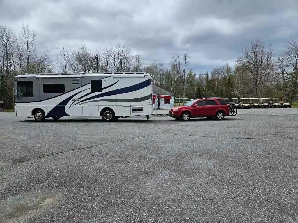 2002-Winnebago-Class-A-RV-JOURNEY-32T-side-view