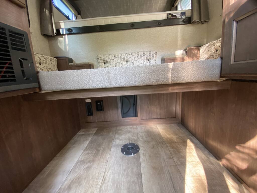 2017-Forest-River-PALOMINO-10ST-bed
