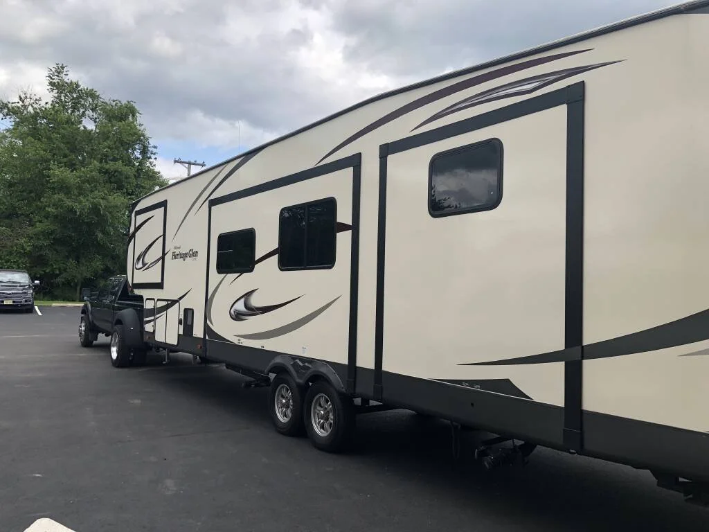 2018-Forest-River-WILDWOOD-HERITAGE-GLEN-LITE-356QB-Side-View