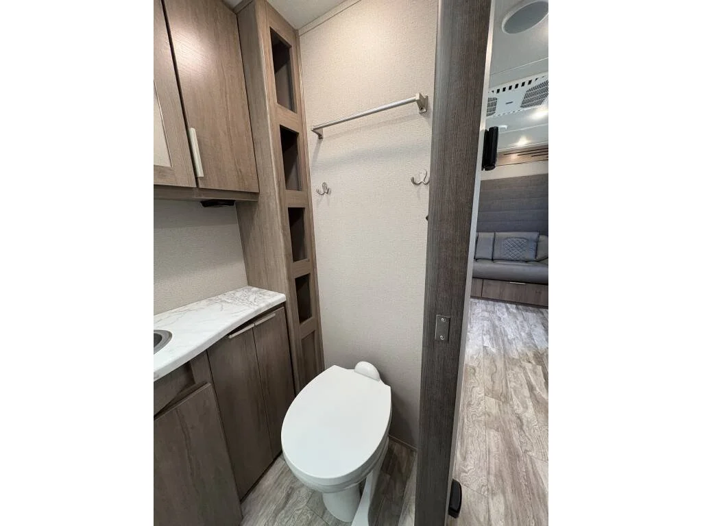 2021-Grand-Design-IMAGINE-17MKE-toilet