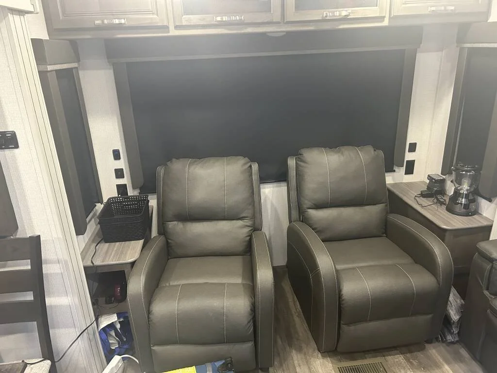 2022-Keystone-COUGAR-27SGS-sofa