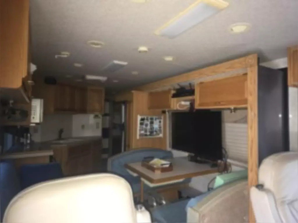 2002-Winnebago-Class-A-RV-JOURNEY-32T-indoor
