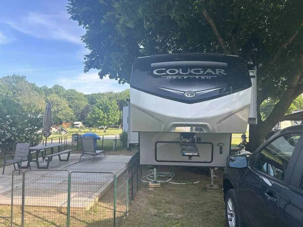 2022-Keystone-COUGAR-27SGS-font-view