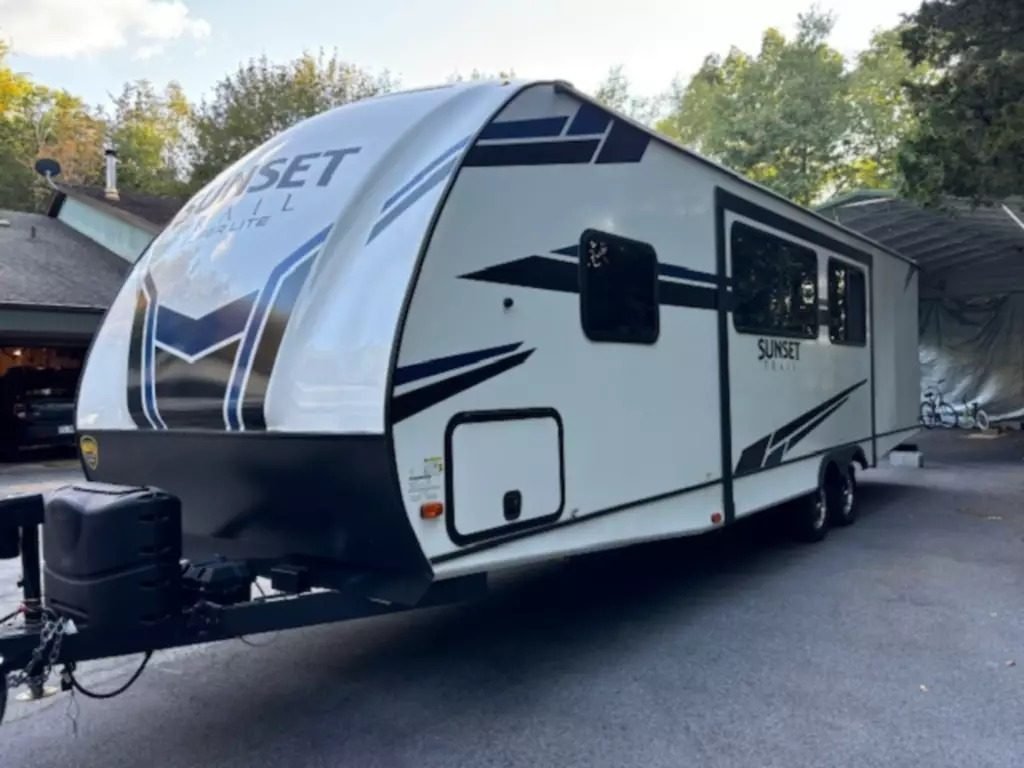 2021-Crossroads-Travel-Trailer-RV-SUNSET-TRAIL-288BH-font-view