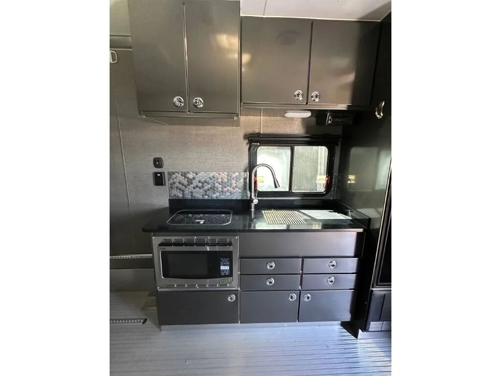 2020-ATC-TOY-HAULER-8.5X32-kitchen