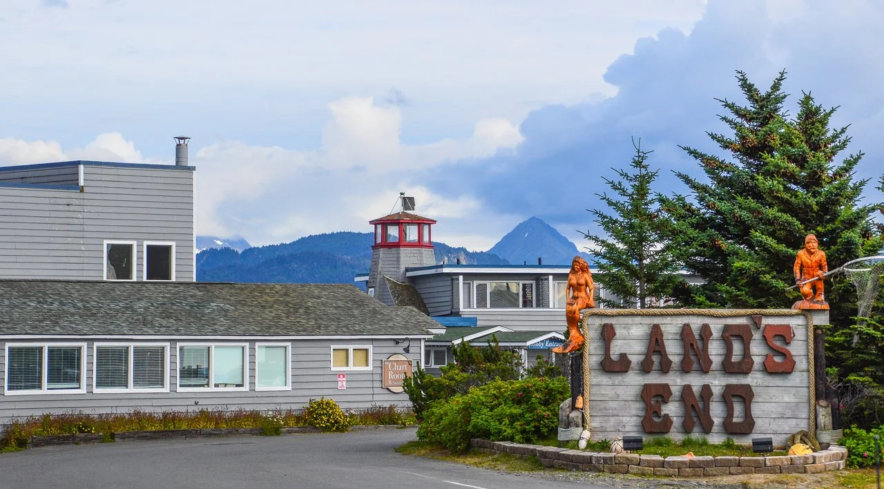 land-s-end-resort.jpg