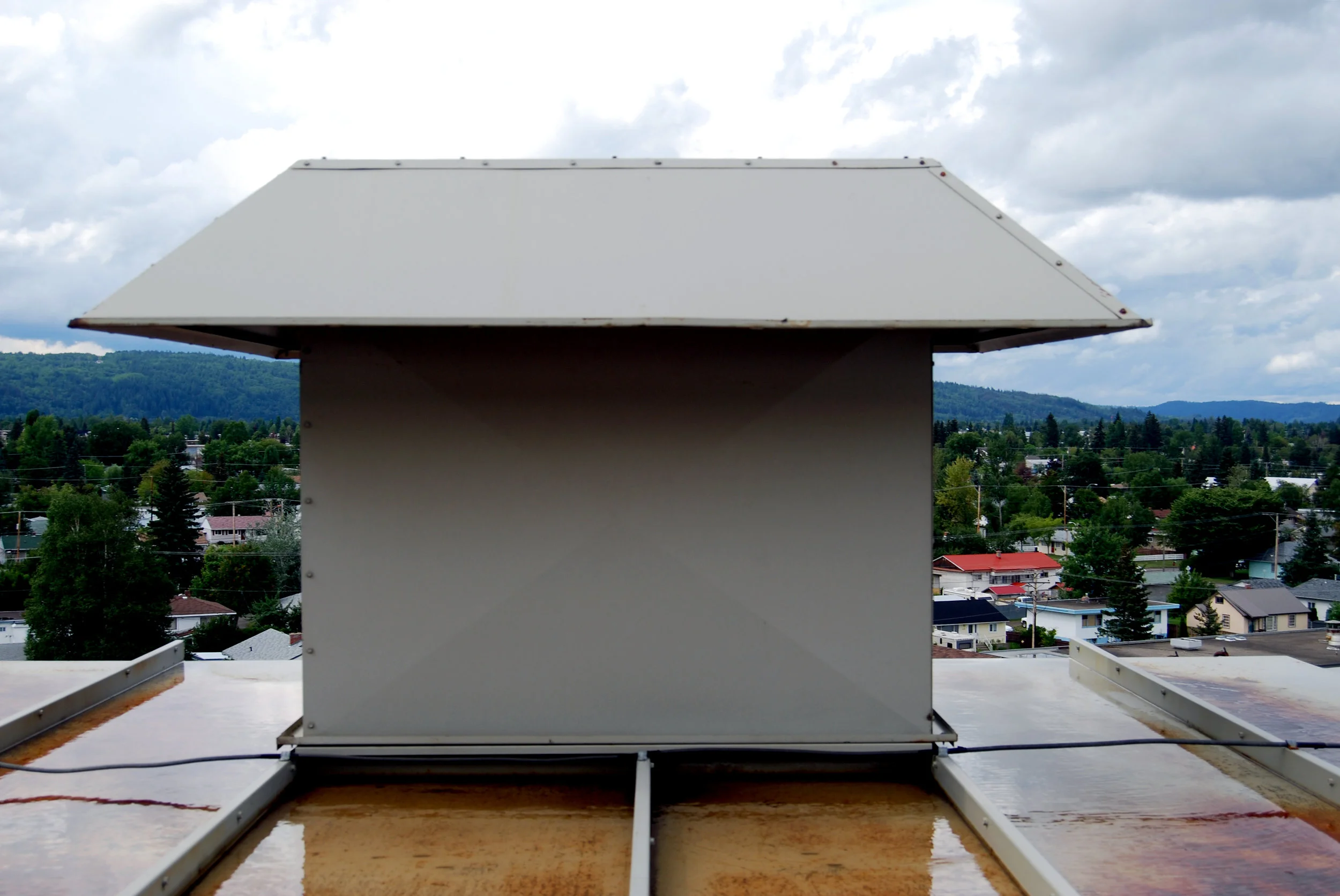 PGRH Psych AH1 Releif Hood on top of AHU.JPG