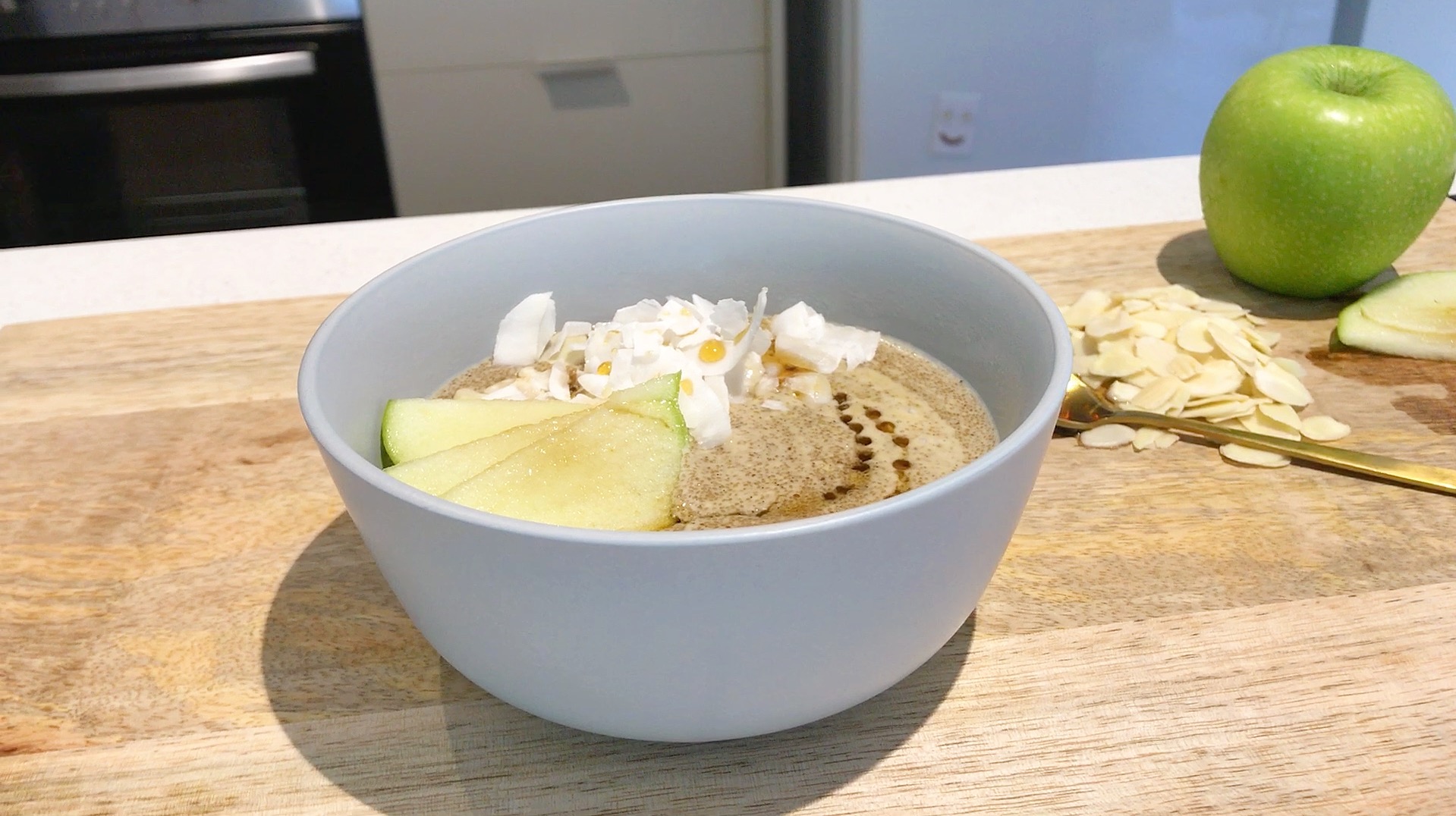 How to 'Coconut & Almond Teff Porridge'