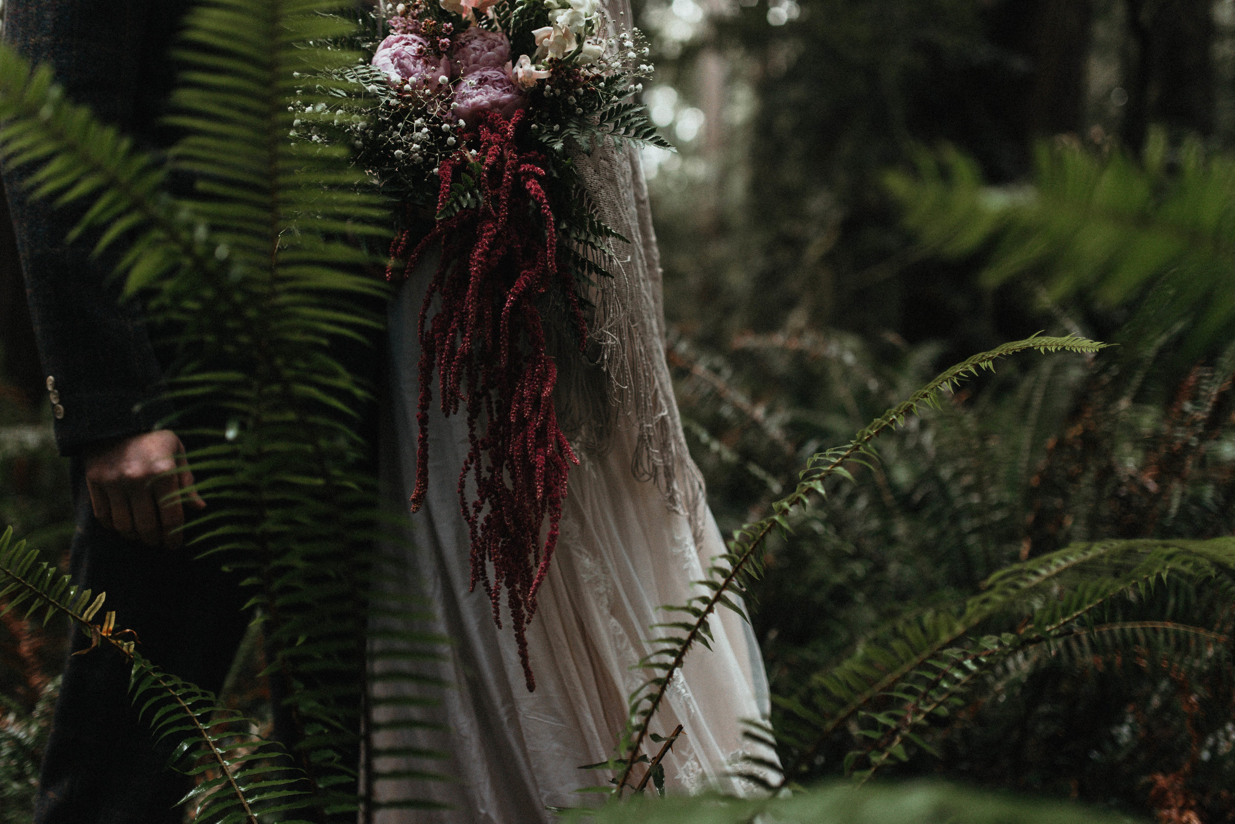 Intimiate Redwoods Elopement , Elopement Inspiration, Jessica Heron Images, Northern California Elopement, Oregon Elopement, Oregon Wedding, Elopement Ideas, Oregon Wedding