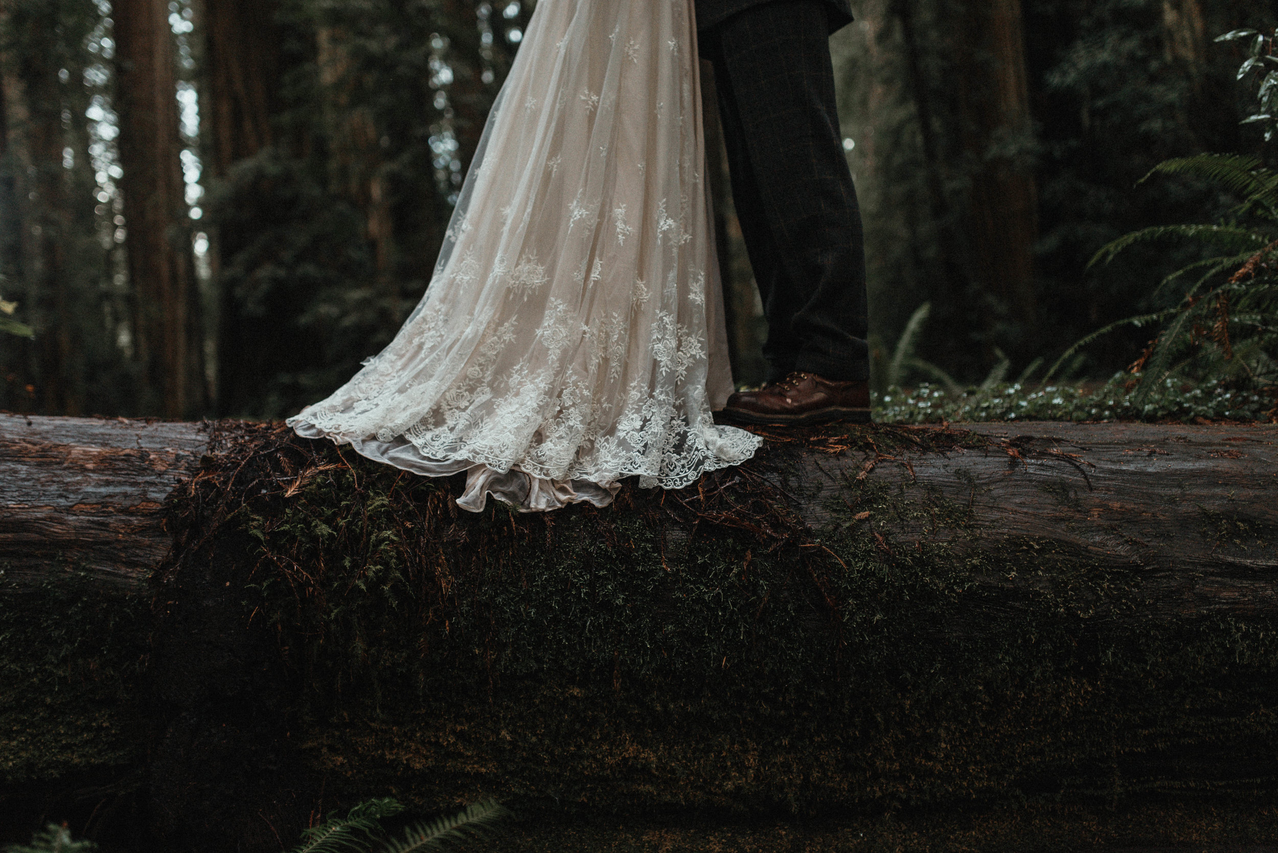Intimiate Redwoods Elopement , Elopement Inspiration, Jessica Heron Images, Northern California Elopement, Oregon Elopement, Oregon Wedding, Elopement Ideas, Oregon Wedding