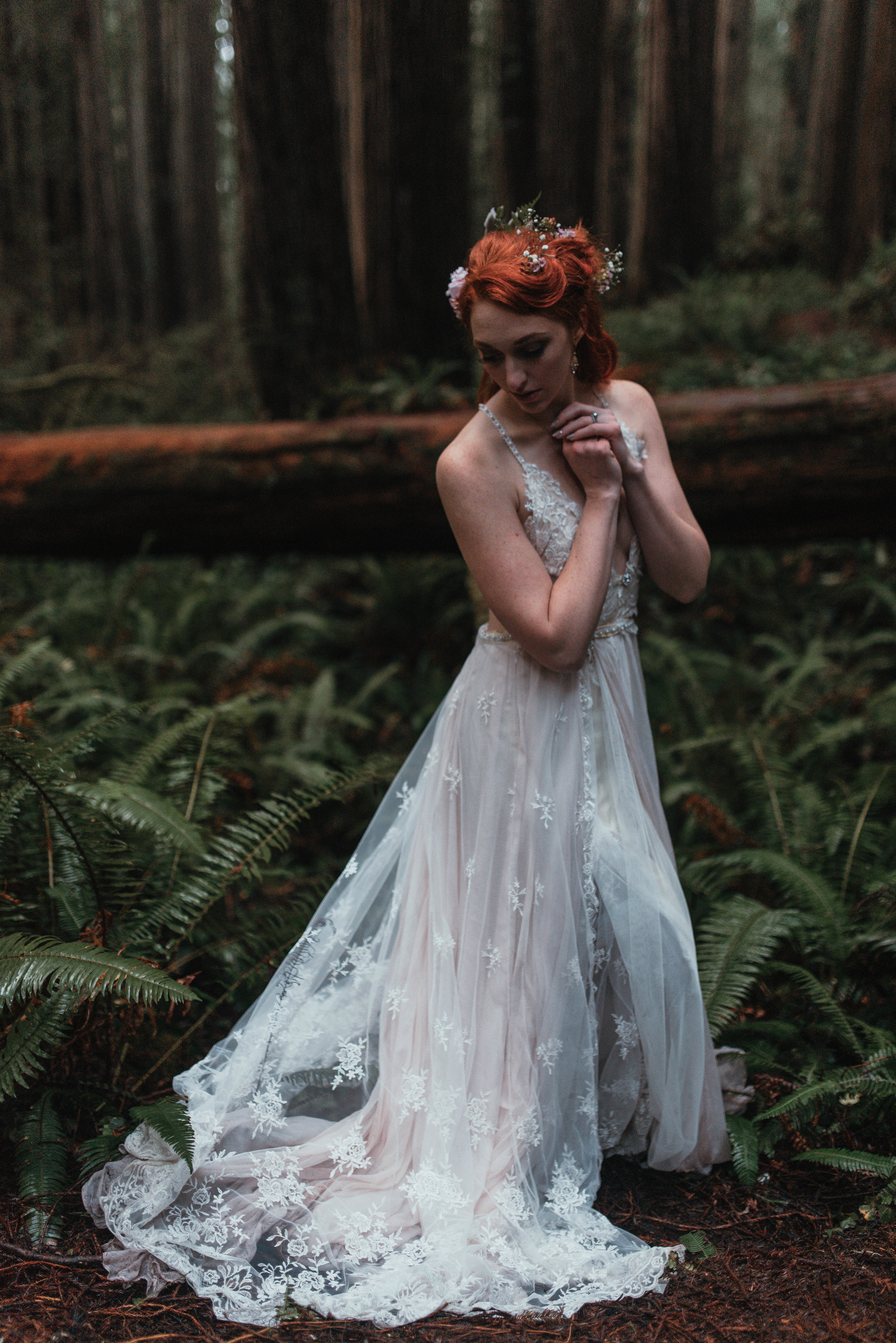 Intimiate Redwoods Elopement , Elopement Inspiration, Jessica Heron Images, Northern California Elopement, Oregon Elopement, Oregon Wedding, Elopement Ideas, diy dress