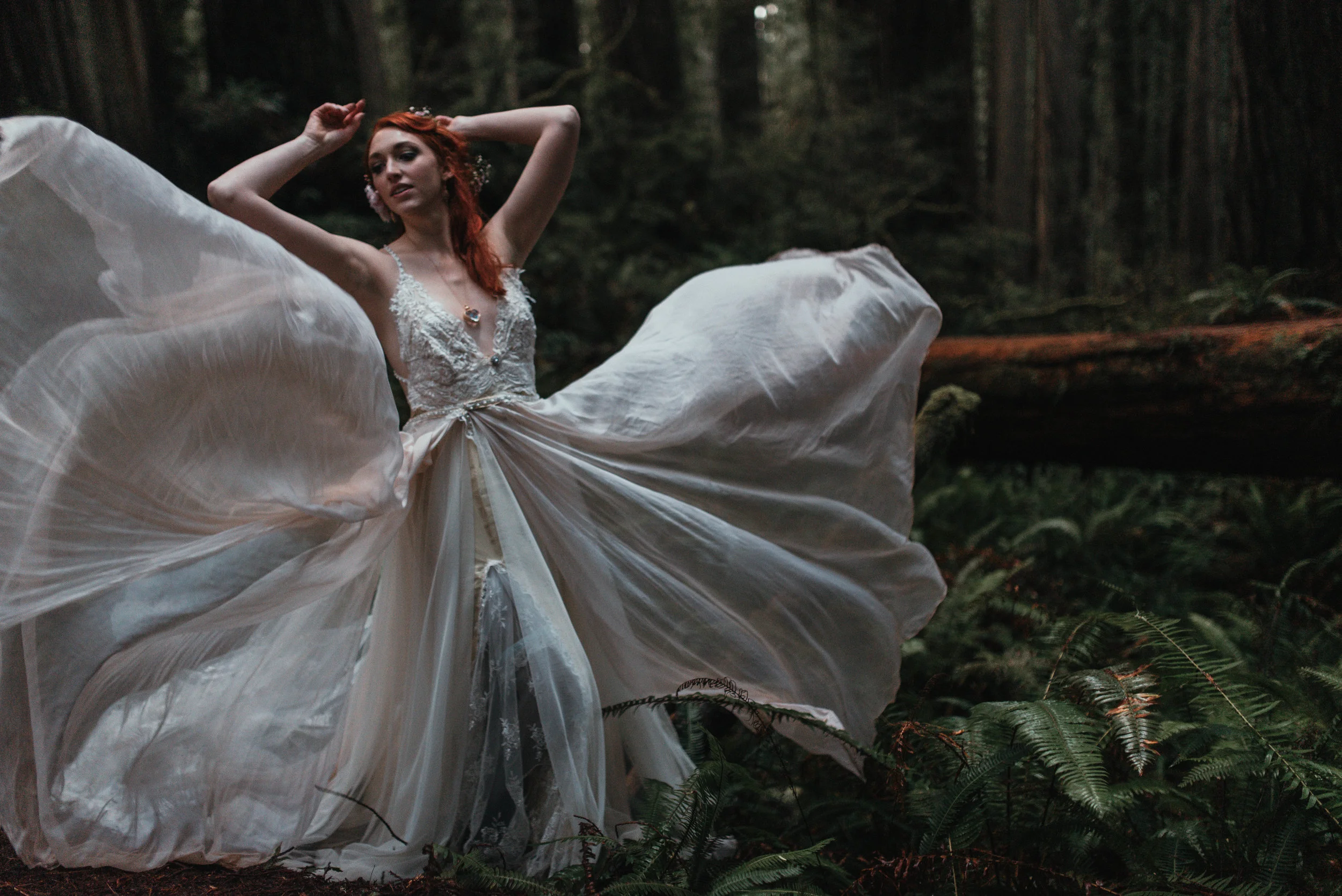 Intimiate Redwoods Elopement , Elopement Inspiration, Jessica Heron Images, Northern California Elopement, Oregon Elopement, Oregon Wedding, Elopement Ideas, diy dress, flower hair