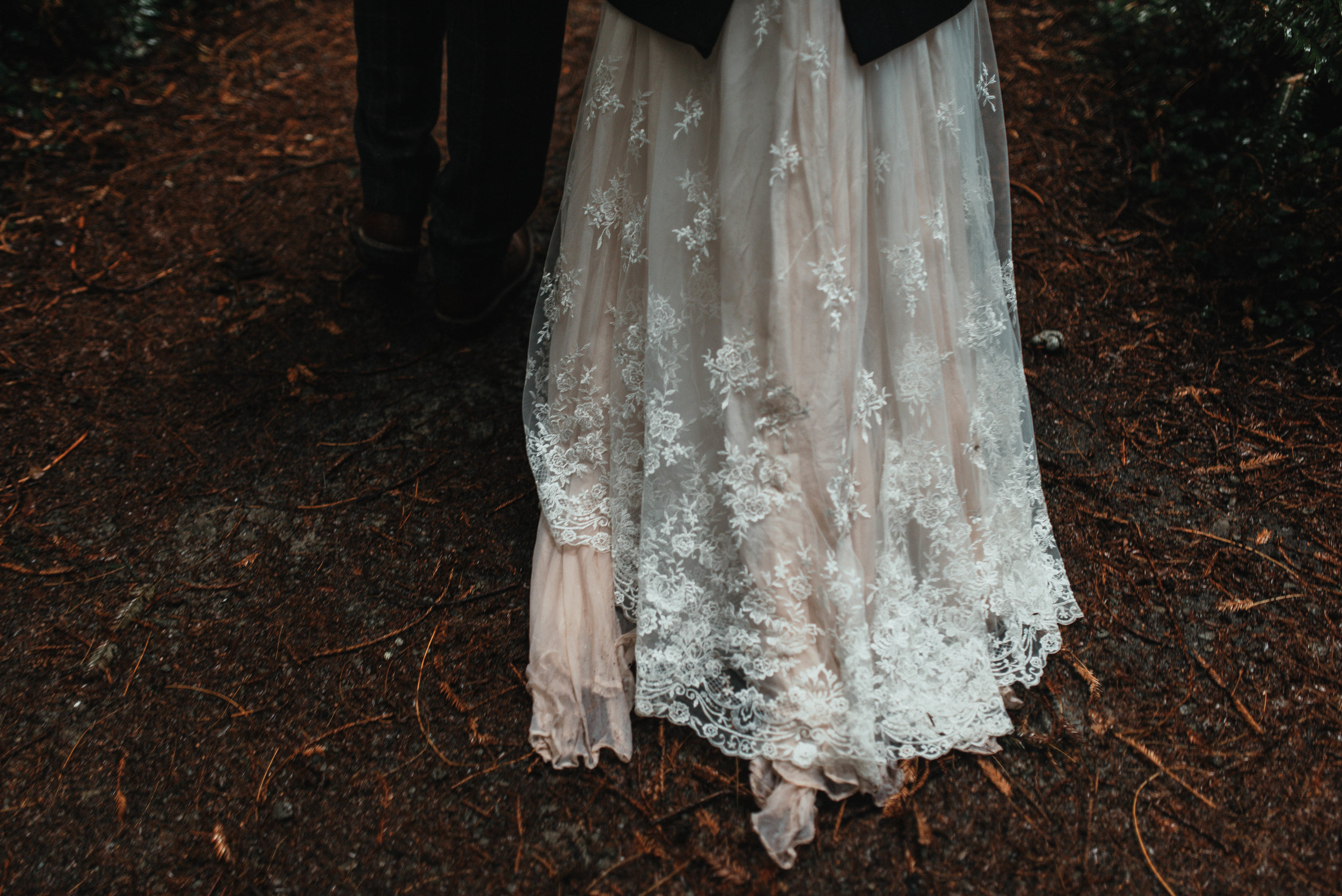 Intimiate Redwoods Elopement , Elopement Inspiration, Jessica Heron Images, Northern California Elopement, Oregon Elopement, Oregon Wedding, Elopement Ideas, Oregon Wedding
