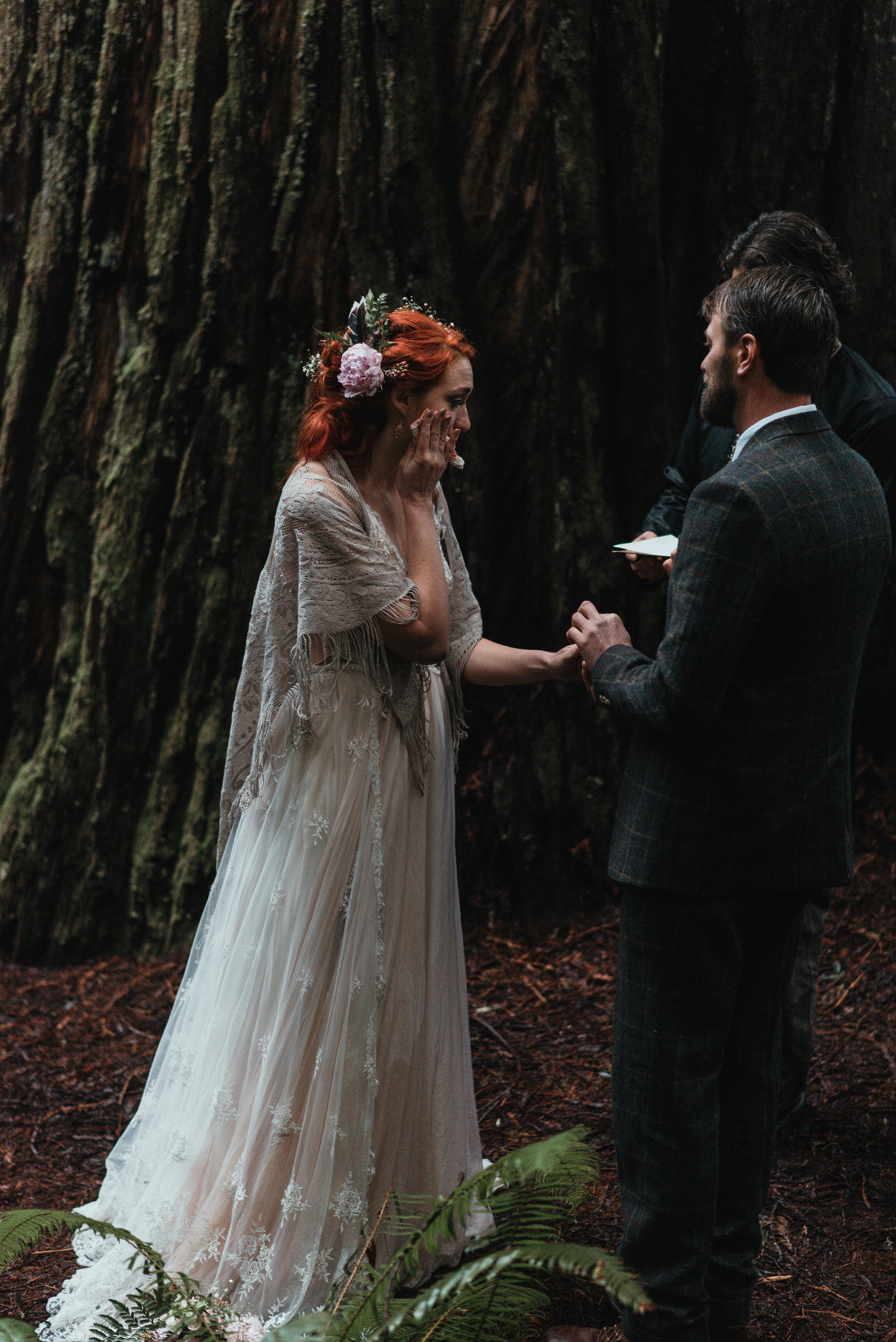 Intimiate Redwoods Elopement , Elopement Inspiration, Jessica Heron Images, Northern California Elopement, Oregon Elopement, Oregon Wedding, Elopement Ideas, Oregon Wedding, Redwoods Ceremony