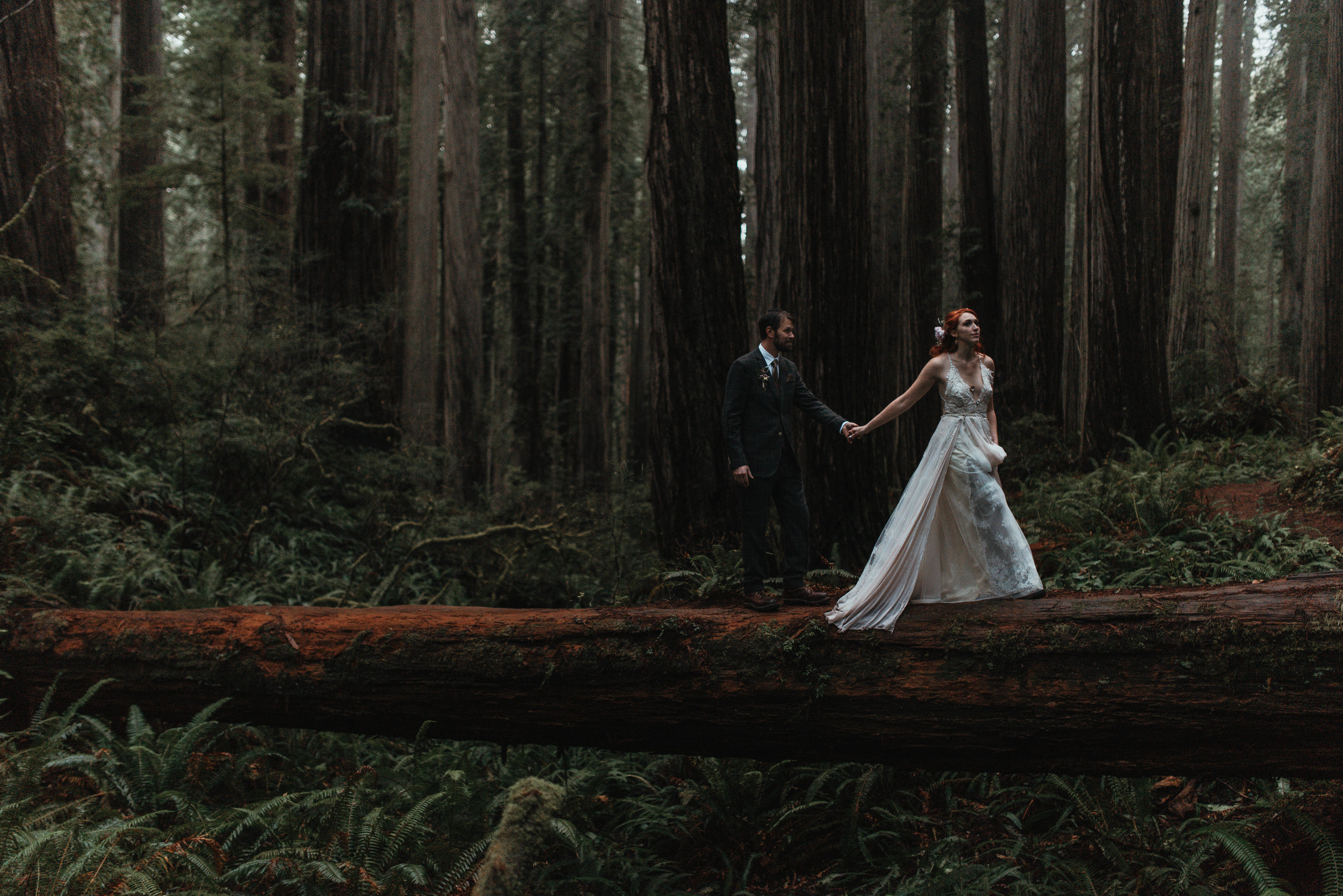 Intimiate Redwoods Elopement , Elopement Inspiration, Jessica Heron Images, Northern California Elopement, Oregon Elopement, Oregon Wedding, Elopement Ideas, Oregon Wedding, Redwoods Ceremony