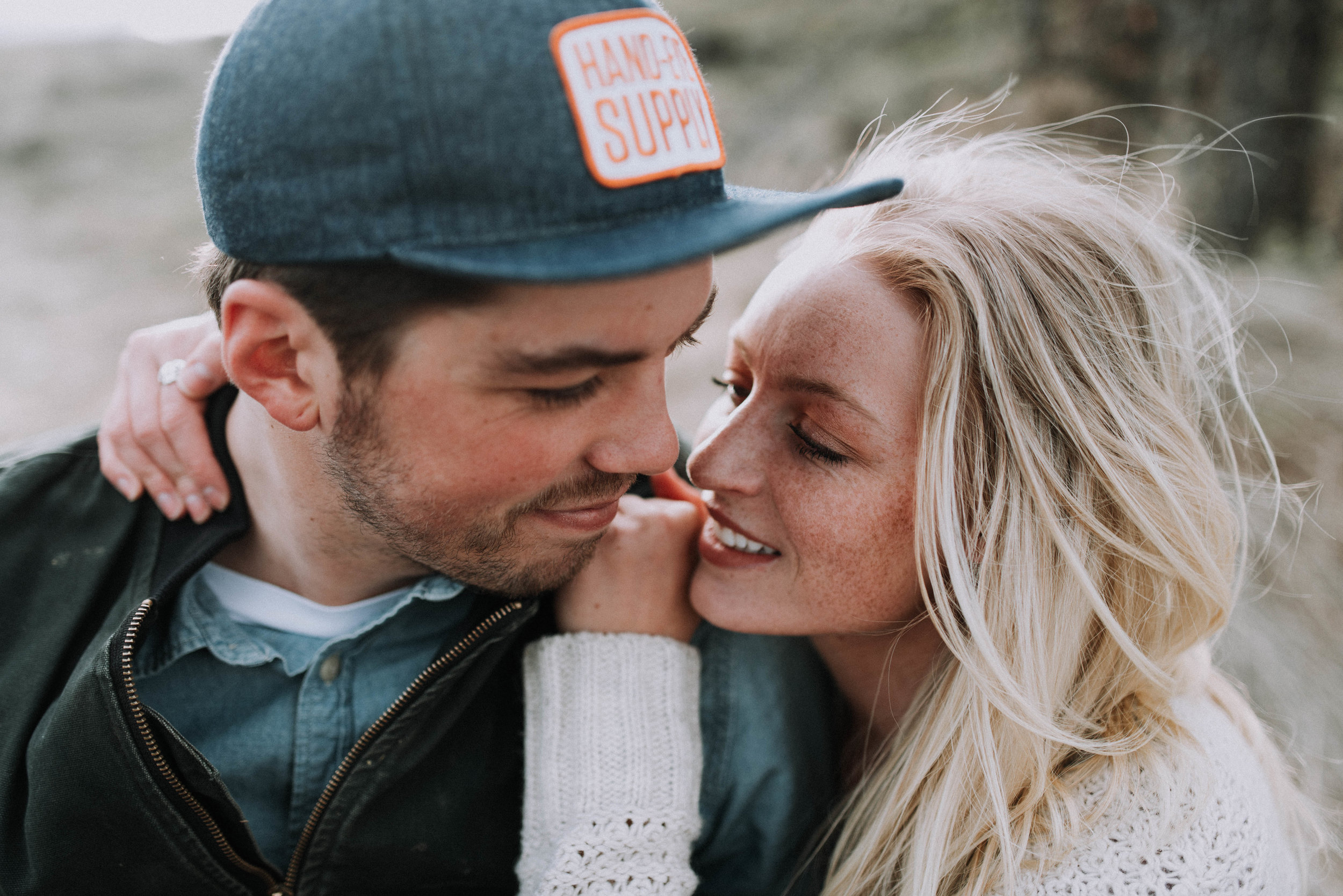 Rowena Crest Engagement Session | Columbia River Gorge Engagement Session | Engagement Ideas | Oregon Engagement | Oregon Photographer | PNW Engagement Photos | Jessica Heron Images