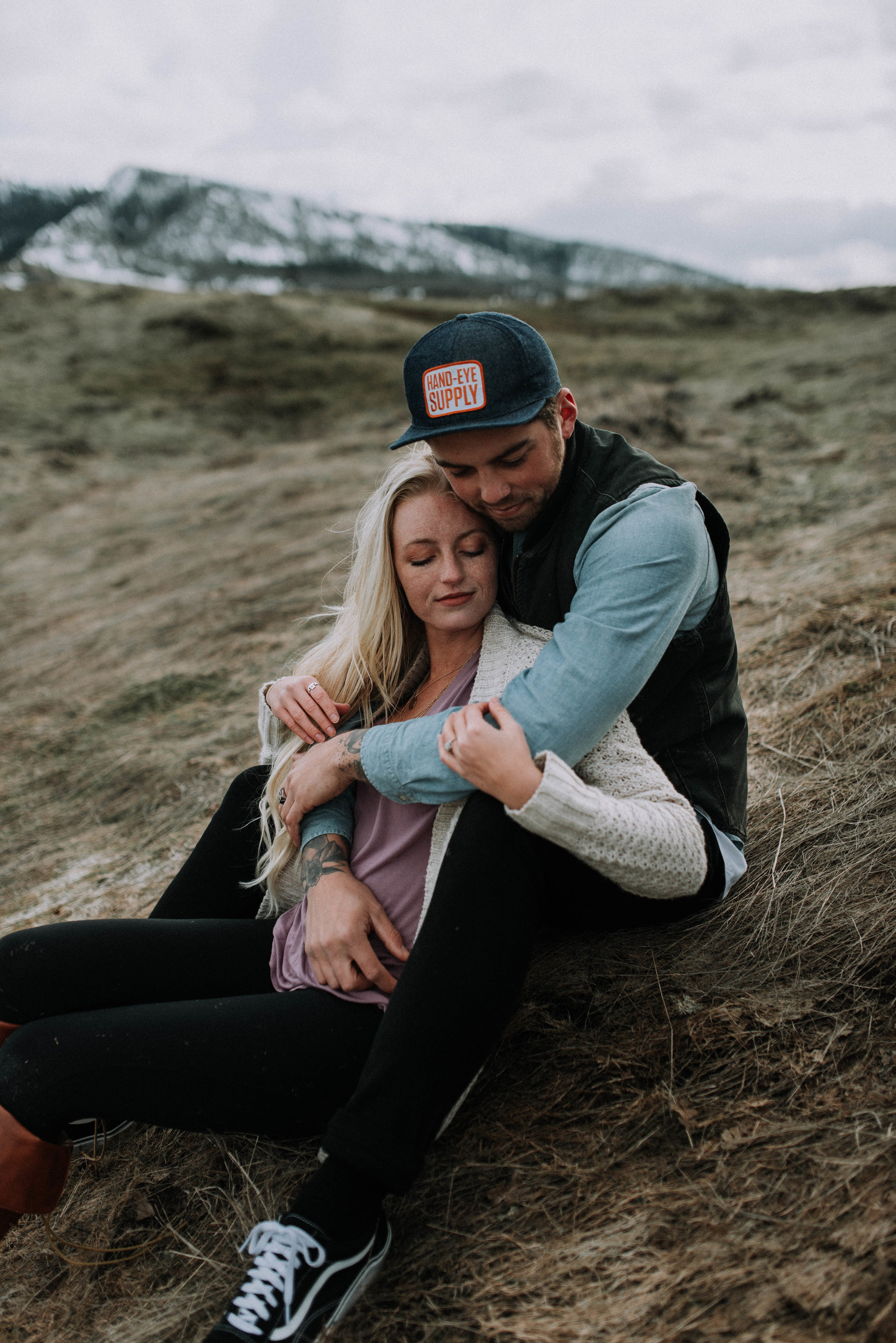 Rowena Crest Engagement Session | Columbia River Gorge Engagement Session | Engagement Ideas | Oregon Engagement | Oregon Photographer | PNW Engagement Photos | Jessica Heron Images