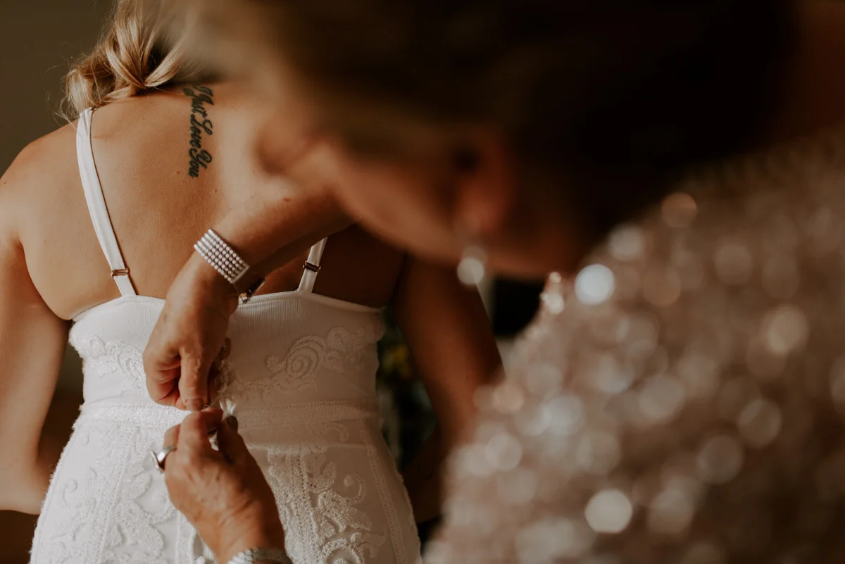 Andrea and Stephen Getting Ready-103.jpg