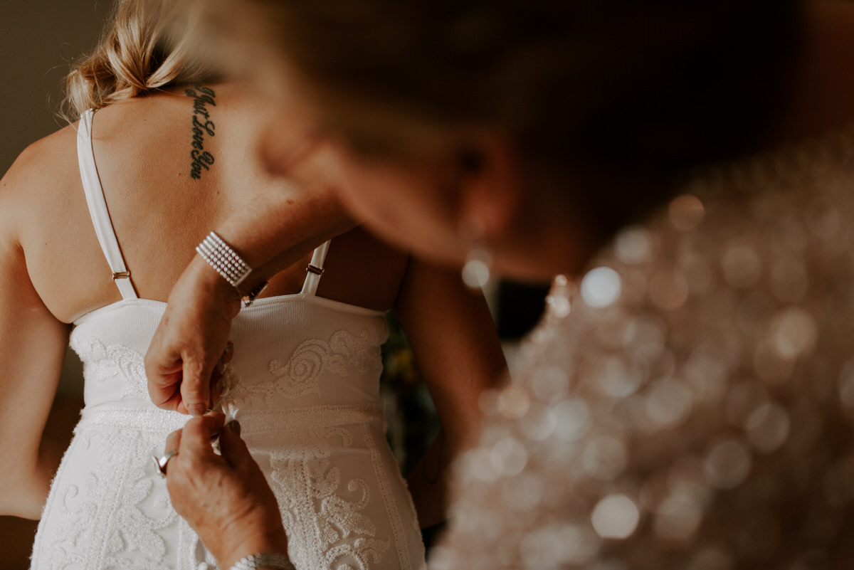 Andrea and Stephen Getting Ready-103.jpg