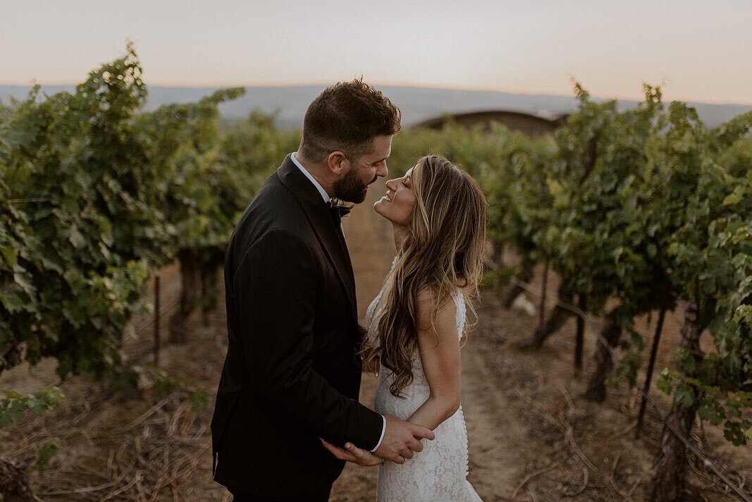 Festivals and specifically festivals at The Gorge Amphitheater meant so much to these two so they decided to get married right next door and make it a #HammerFest2021. Cave B Winery is a gem of a venue in Eastern Washington and I&rsquo;m forever grat