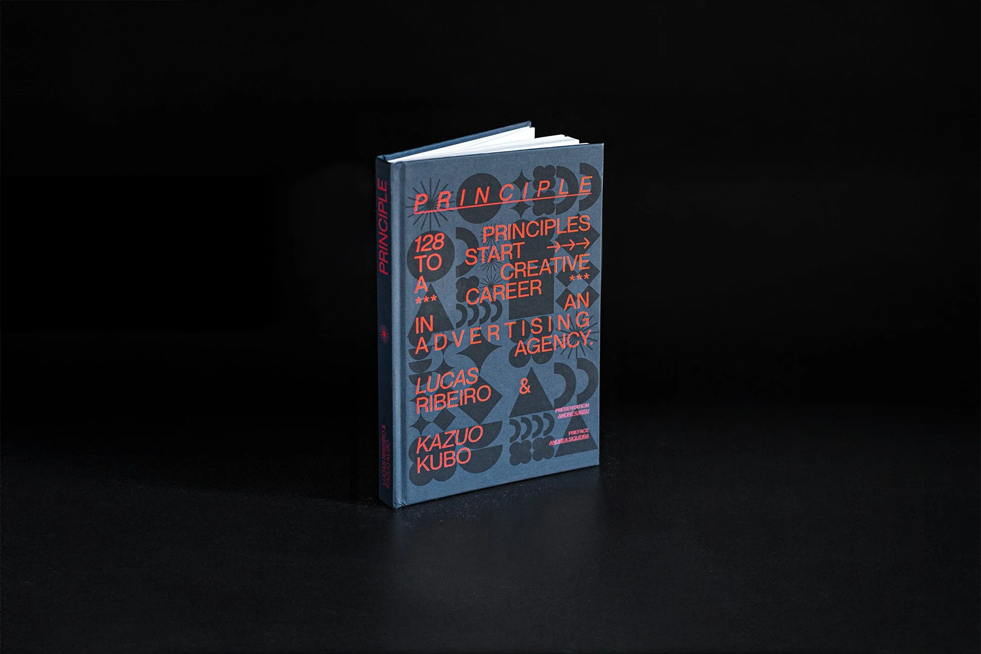  After more than 20 years in this industry having ideas, sharing and presenting them, receiving and giving feedback, showing and reviewing portfolios, teaching and lecturing, writing and designing, we gathered all this experience in one quick guide f
