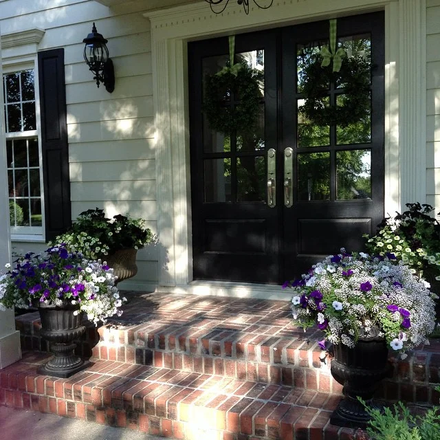 It's my favorite time of year, when the front porch is full of flowers and sunshine! 