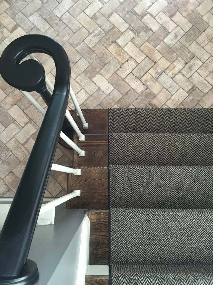 I think I'm in love. ❤ Brick inspired tile + herringbone wool runner = one very happy girl!