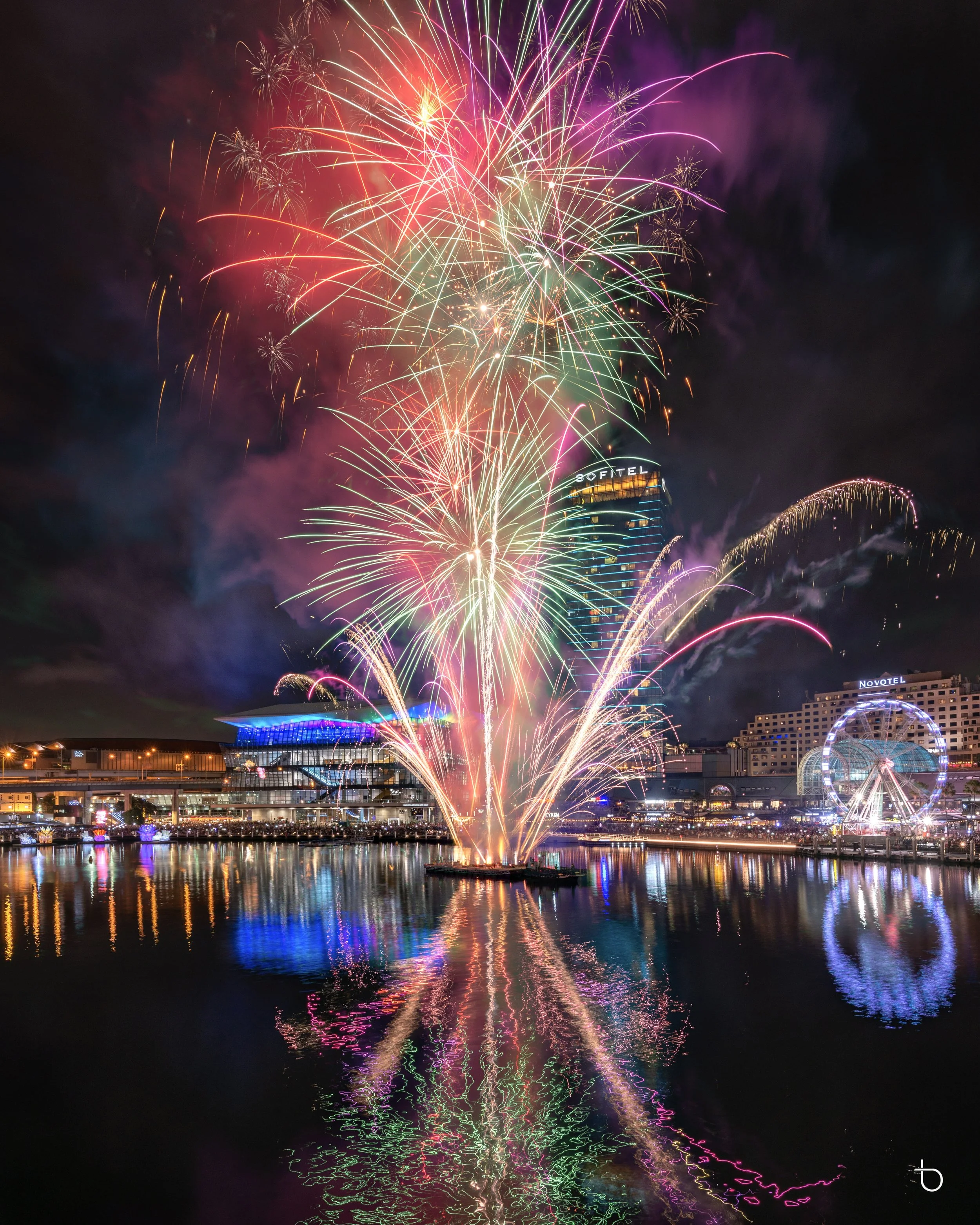 fireworks merged darlingharbour.jpg