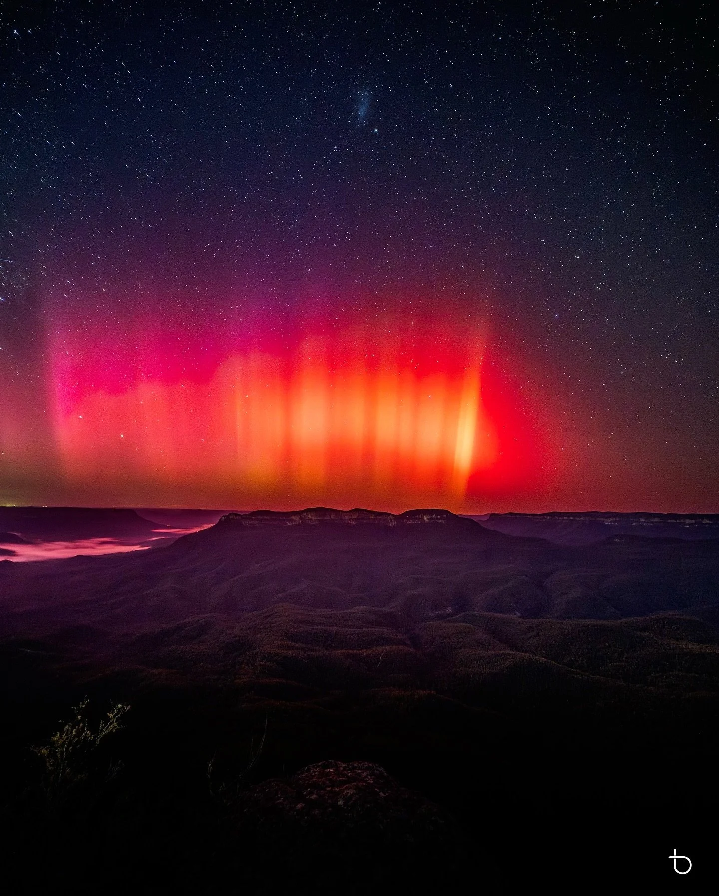 Here are a few additional photographs of the Aurora Australis captured last October. Last Sunday, we witnessed another breathtaking display. Hope to see more soon. 
.
.
.
.
#ilovesydney  #visitnsw #auroraaustralis#naturephotography #australiagram #ig