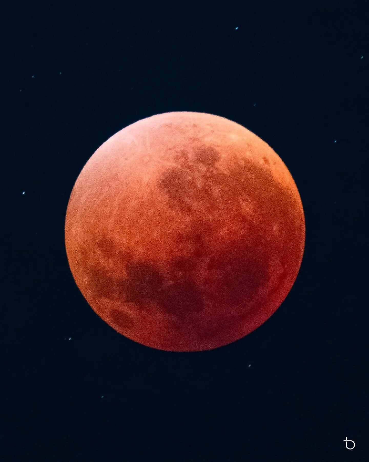This mornings early Lunar Eclipse. Luckily clouds stayed clear during the maximum. 
.
.
.
#mynikonlife  #lunareclipse #ilovesydney #VisitNSW #naturephotography #australiagram #ig_australia #earthpix #seeaustralia #exploringaustralia #picoftheday #ins
