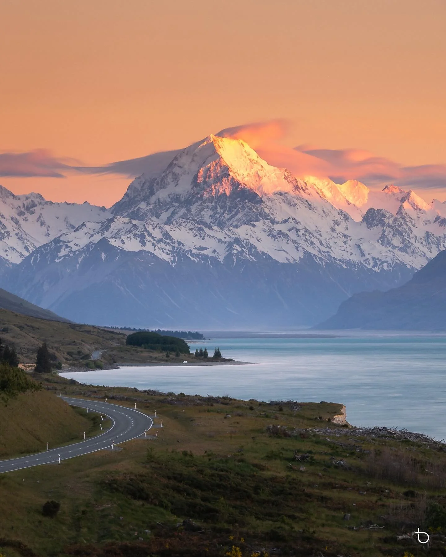 Chasing sunrise at Mount Cook. After multiple attempts, the conditions finally lined up and the peak was visible.
.
.
.
.
#MountCook #AorakiMountCook #MountCookNationalPark #NewZealandSunrise #NZLandscape #NZMustDo #LakePukaki #SouthernAlpsNZ #NZPhot