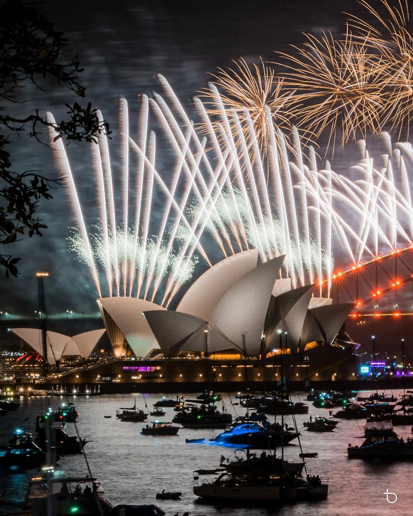 Happy New Year! 🎆 As Sydney welcomes 2026, we pause to remember the lives lost in the Bondi tragedy. Tonight is a reminder to hold each other a little closer, choose kindness, and step into the new year with hope, compassion, and unity. 🤍✨
.
.
.
.
