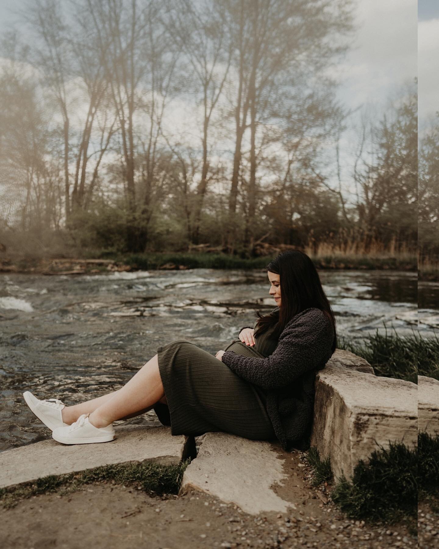 Let&rsquo;s try this again&hellip;. BACK OUTSIDE for the 2023 season&hellip;. Let&rsquo;s hope the weather is here to stay!!!🖤.
.
.
.
.
#familyphotographer&nbsp;#metrodetroitphotographer&nbsp;#metrodetroitphotography&nbsp;#metrodetroitfamilyphotogra