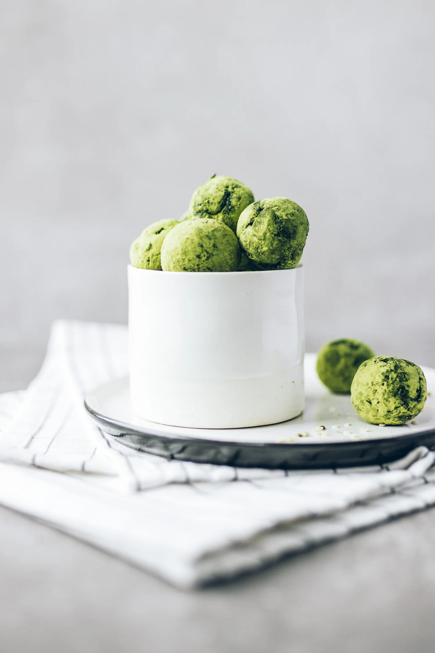 Spirulina Hemp and Coconut Bliss Balls (Sugar Free!) — Murielle Banackissa
