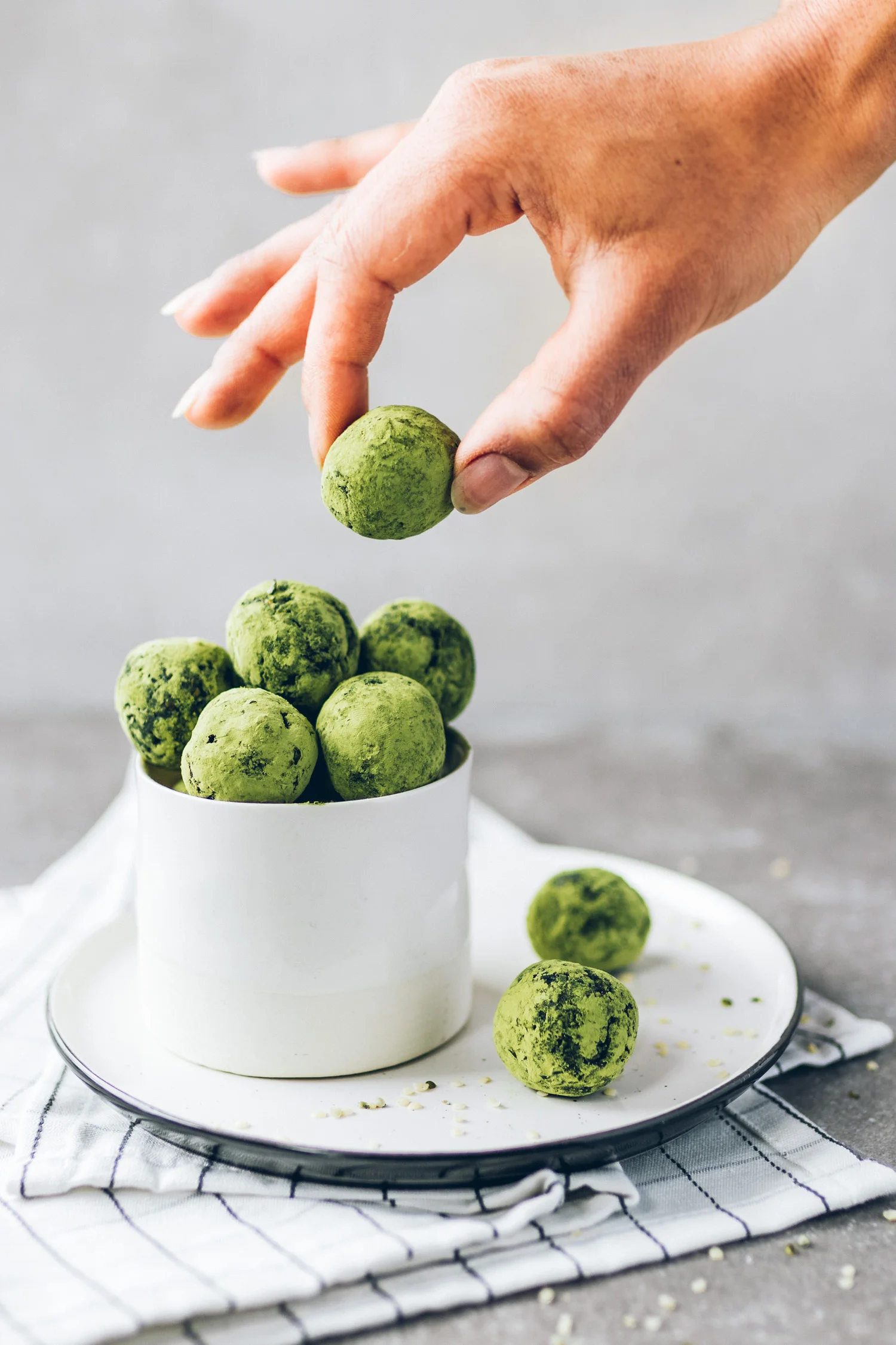 Spirulina Hemp and Coconut Bliss Balls (Sugar Free!) — Murielle Banackissa
