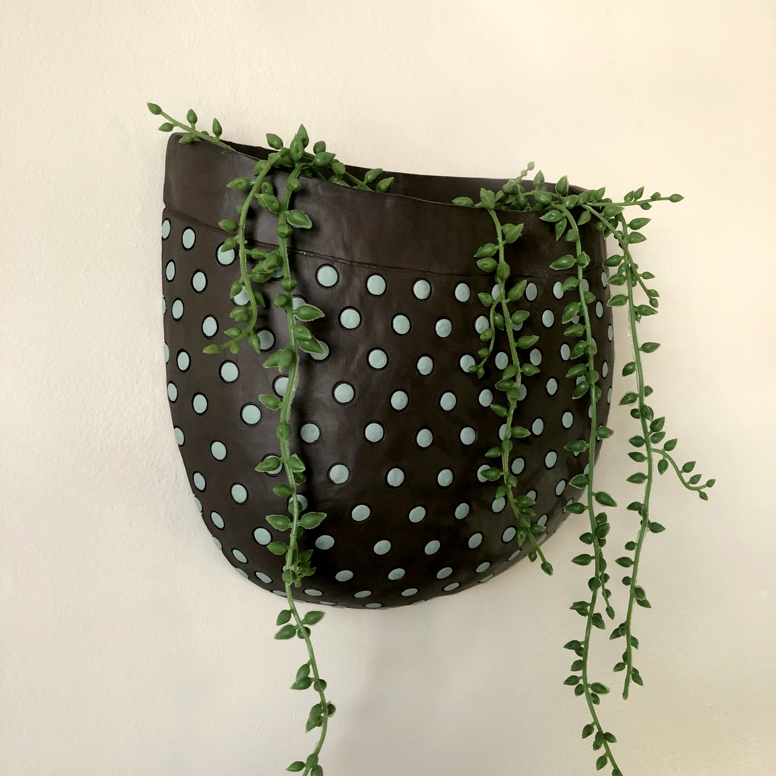 wall-planter2-sq-side.jpg