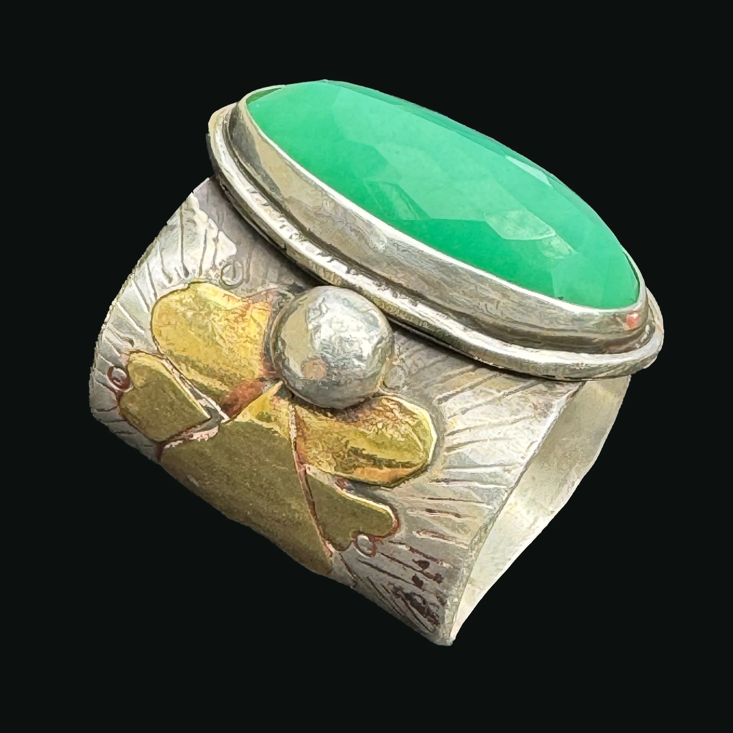 green chrysoprise ring side 2.jpg