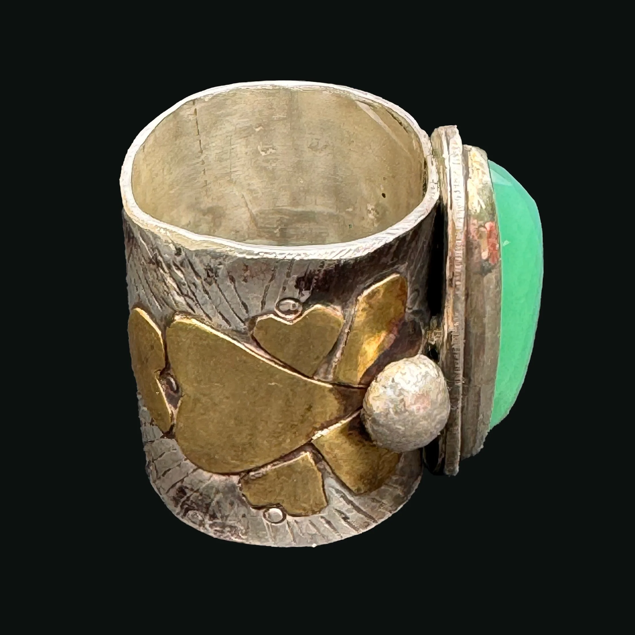 green chrysoprise ring  side.jpg