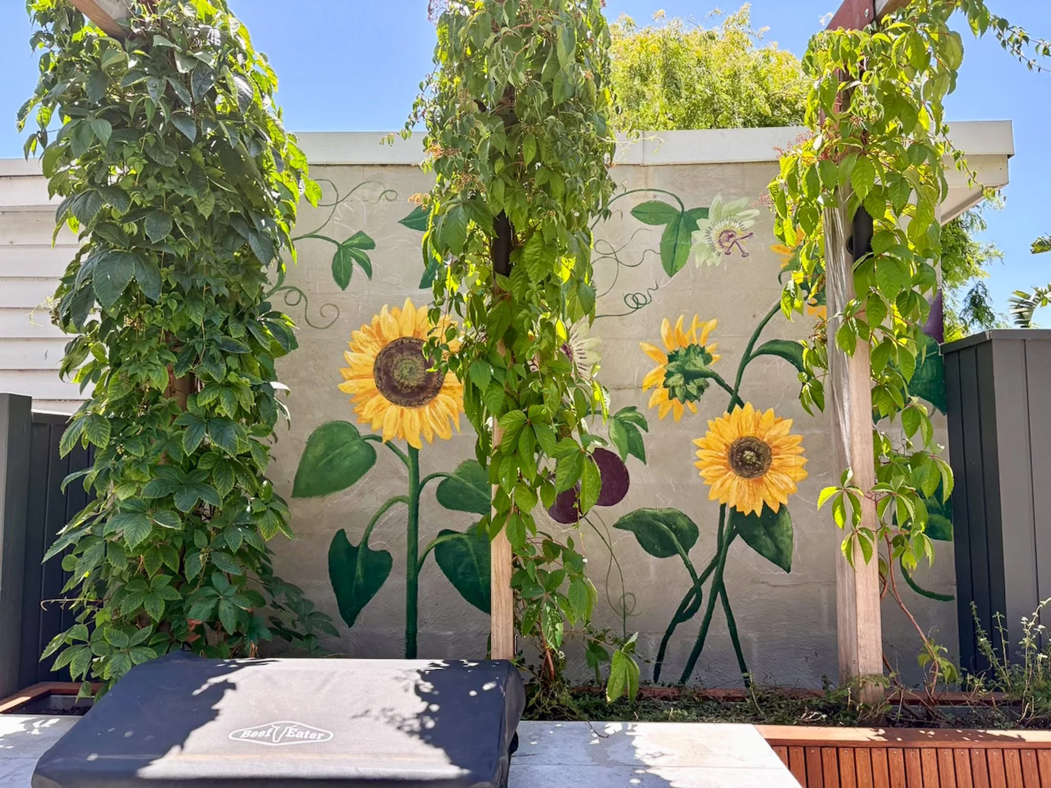 Sarah Hankinson Sunflower Passionfruit Mural22.jpg