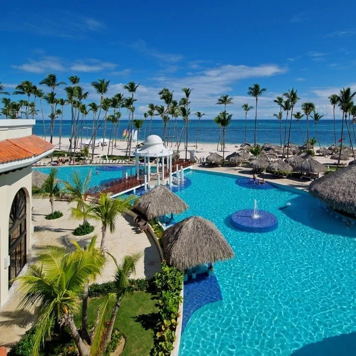 NOW Larimar Plaza