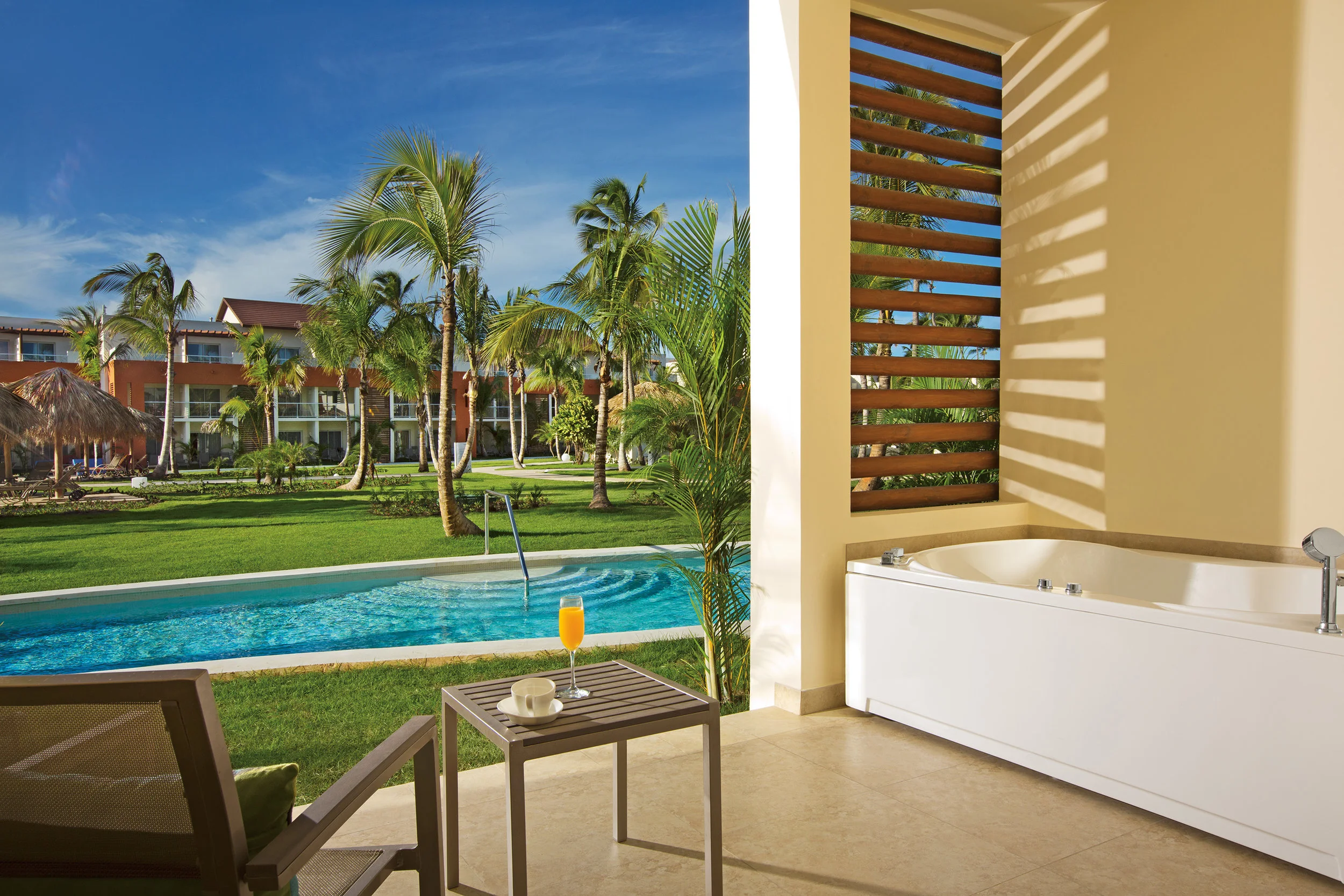 BREPC_Swim-Up_Terrace_1.jpg
