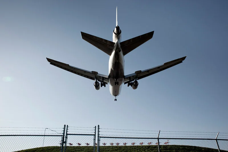  A plane carrying US soldiers arrives in the afternoon at Bangor International Airport to refuel. The soldiers will be deployed to Afghanistan after a meal and a short wait in the terminal. 