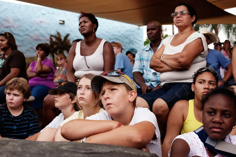  The crowd watch Jesus beg for his life. 