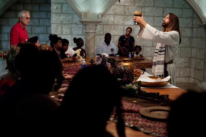  The Last Supper is scheduled 12 times daily. 