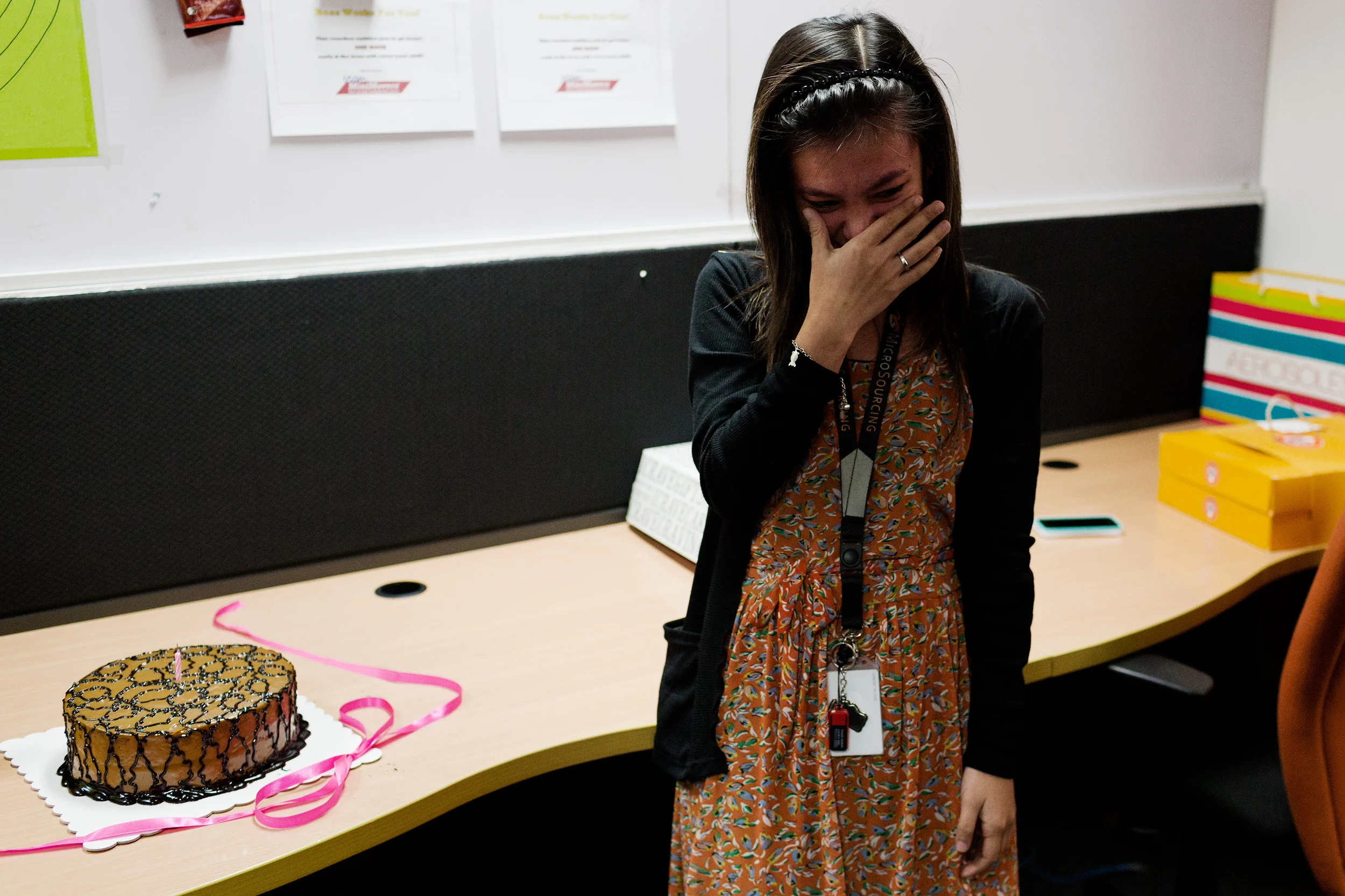  Mau, a call centre agent who handles customer enquiries for Australian company Minimovers, celebrated her birthday with colleagues at work. After blowing out the candle she began crying as it was the first birthday cake she had ever received.&nbsp; 
