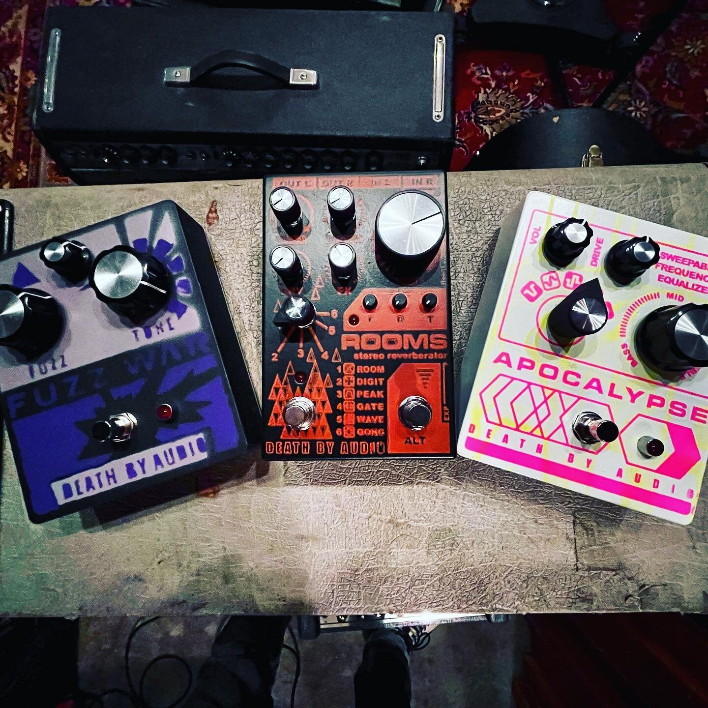 LA synth and stomp box expo. I hit @deathbyaudioeffects real hard. 

#newyearnewgear #aplacetoburystrangers #stompbox #fuzzwar #neonapocalypse #blackoutintheredroom