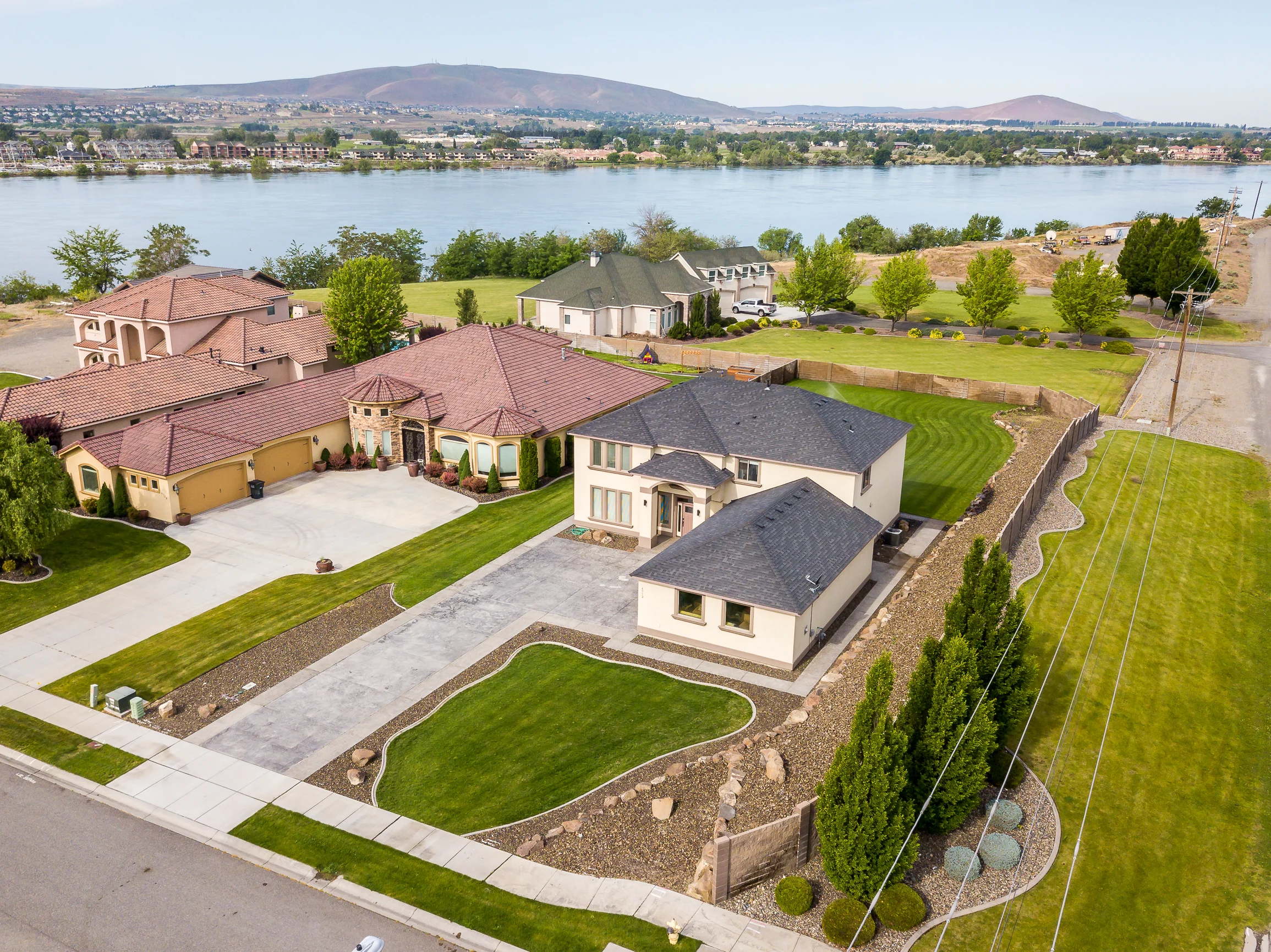 4712 Shoreline Ct-18.jpg