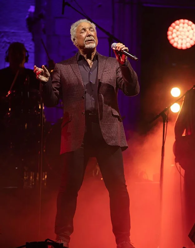 tomjones.jpg