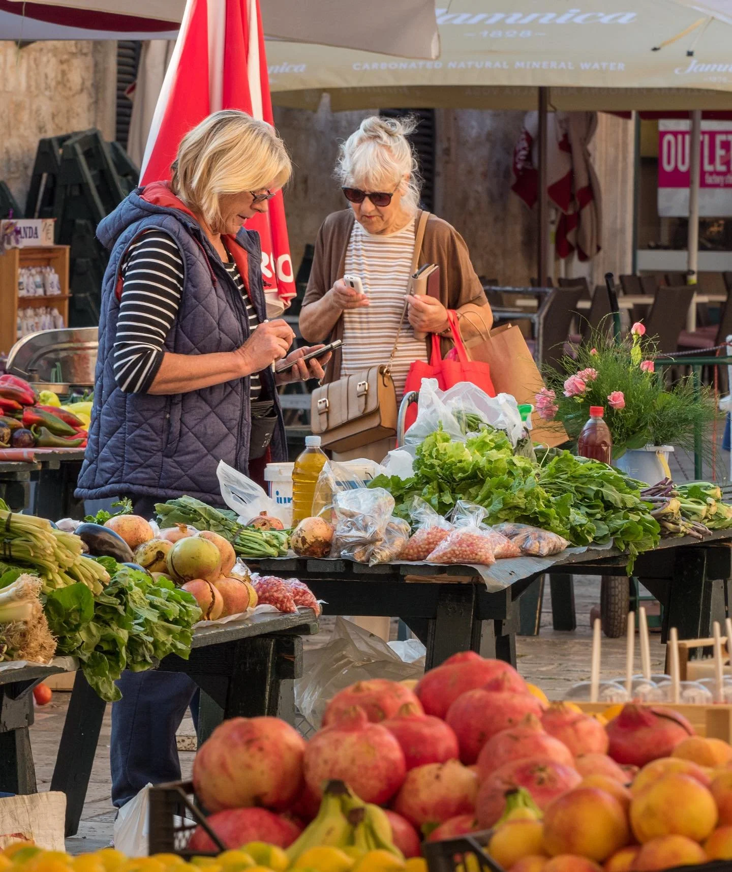 If you are looking for some fresh fruit in the morning, then head to the market and get some freshly picked produce from one of the local sellers. #boutiqueaccomodation #weekendaway #minibreak #gameofthrones #got #roomwithaview #breakfastinbed #theby