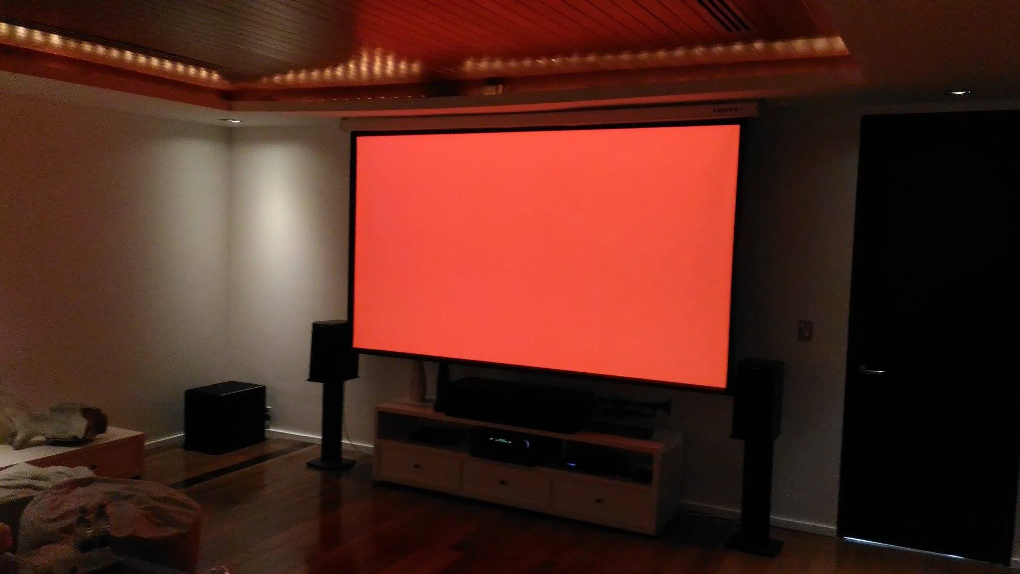 Test Cinema Colour - Red